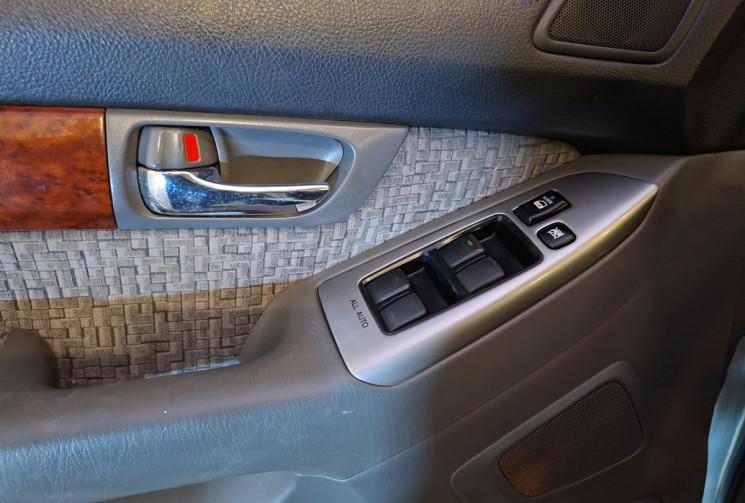 Toyota Land Cruiser  3.0 D-4D 173 KDJ 120 GARANTIE 3 MOIS