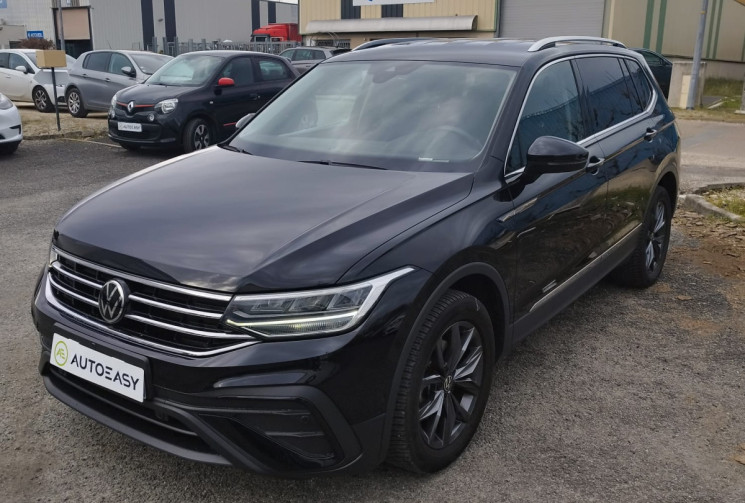 Volkswagen TIGUAN ALLSPACE LIFE 2.0 TDI 150CH * CARNET VW * ATTELAGE AMOVIBLE 
