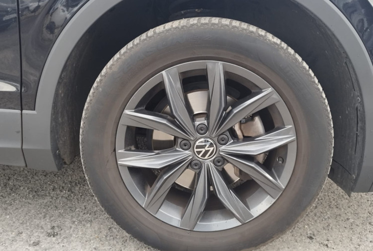 Volkswagen TIGUAN ALLSPACE LIFE 2.0 TDI 150CH * CARNET VW * ATTELAGE AMOVIBLE 