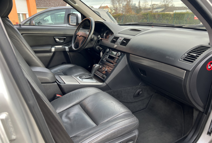 Volvo XC90 D5 185ch FAP Xenium Geartronic 7 places