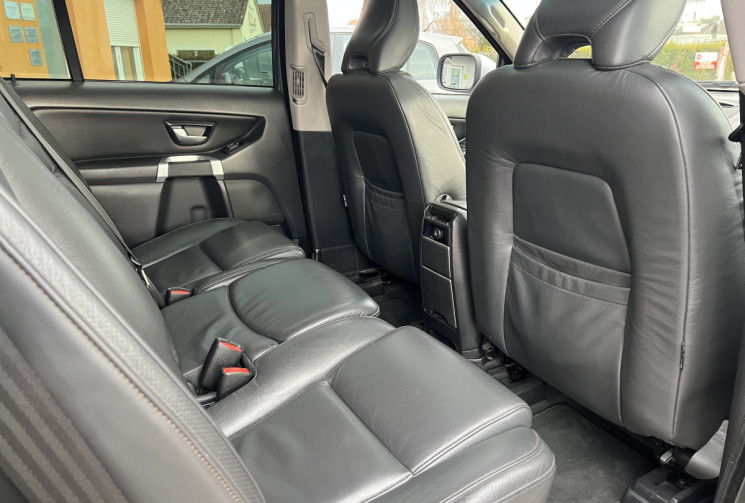 Volvo XC90 D5 185ch FAP Xenium Geartronic 7 places