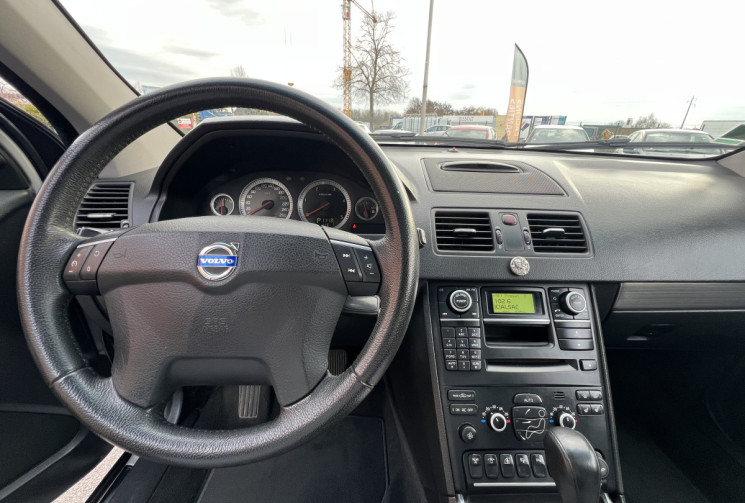 Volvo XC90 D5 185ch FAP Xenium Geartronic 7 places