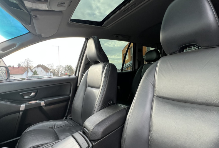 Volvo XC90 D5 185ch FAP Xenium Geartronic 7 places