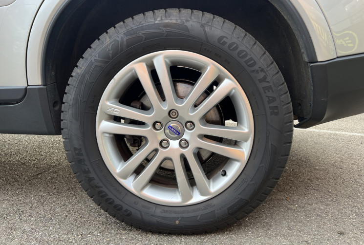 Volvo XC90 D5 185ch FAP Xenium Geartronic 7 places