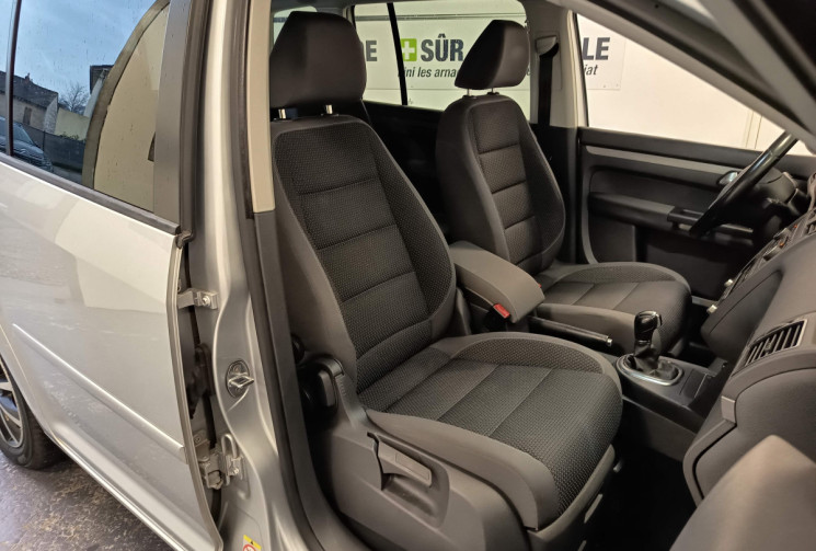 Volkswagen Touran PHASE 1 1.6 TDI 105 FINITION CONFORT ENTRETIEN REGULIER TRES BEL ETAT CT OK 