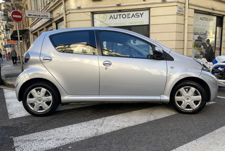 Toyota Aygo 1.0 vvti 68 ch 5 portes 71000 KMS