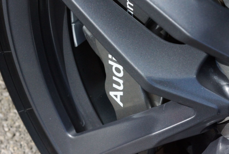 Audi R8 Spyder 5.2 V10 FSI 525ch quattro tronic 7