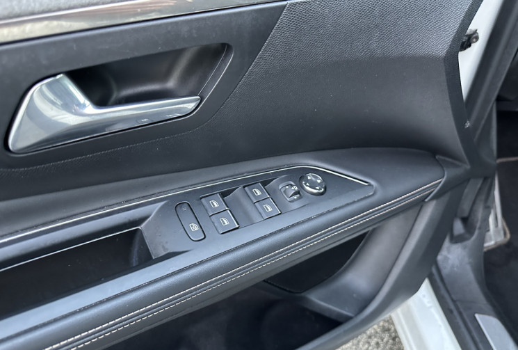 Peugeot 5008 II Phase 2 1.5 BlueHDi EAT8 S&S 130 CV GT 