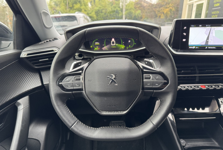 Peugeot 2008 Allure 1.5 BlueHDI 130 ch EAT8 / 1ERE MAIN / Cockpit / Carplay / TVA