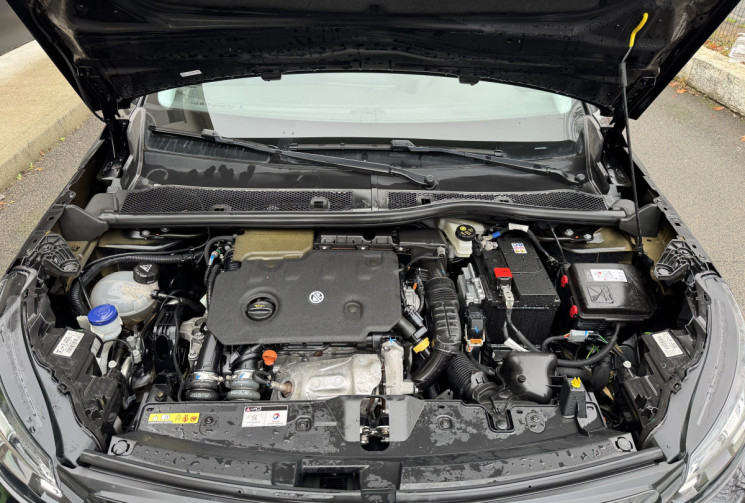 Peugeot 2008 Allure 1.5 BlueHDI 130 ch EAT8 / 1ERE MAIN / Cockpit / Carplay / TVA