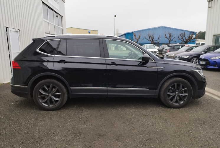 Volkswagen TIGUAN ALLSPACE LIFE 2.0 TDI 150CH 7 PLACES * CARNET VW * ATTELAGE AMOVIBLE 
