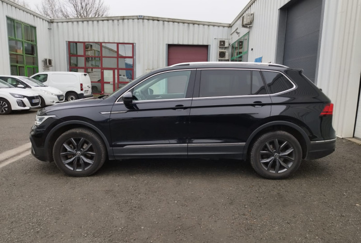 Volkswagen TIGUAN ALLSPACE LIFE 2.0 TDI 150CH 7 PLACES * CARNET VW * ATTELAGE AMOVIBLE 