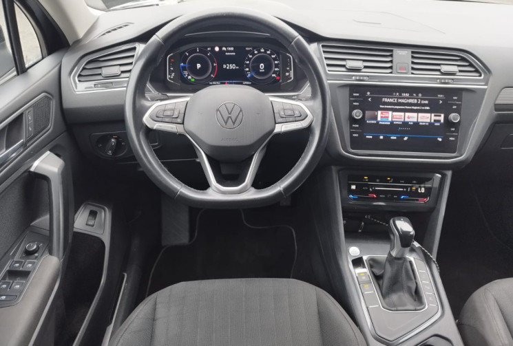 Volkswagen TIGUAN ALLSPACE LIFE 2.0 TDI 150CH 7 PLACES * CARNET VW * ATTELAGE AMOVIBLE 