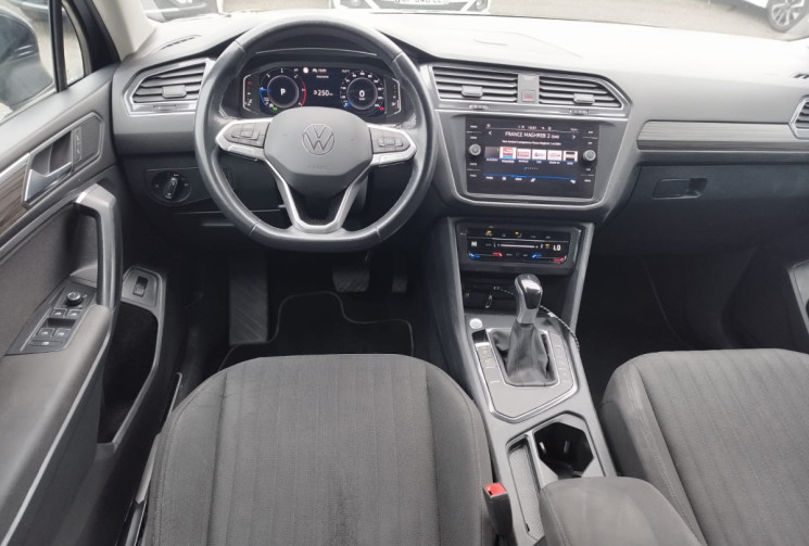 Volkswagen TIGUAN ALLSPACE LIFE 2.0 TDI 150CH 7 PLACES * CARNET VW * ATTELAGE AMOVIBLE 