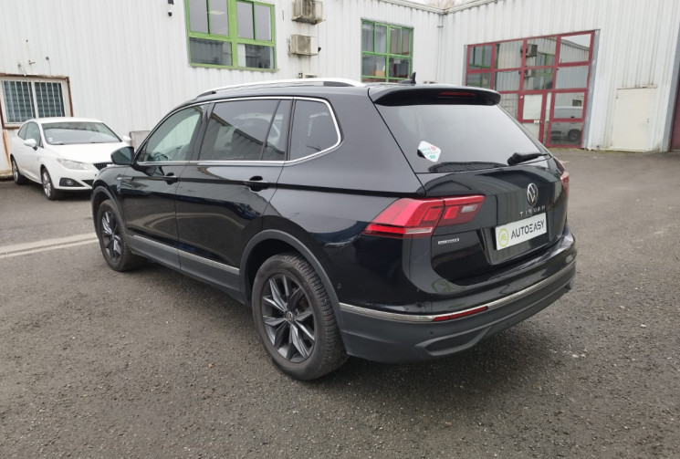Volkswagen TIGUAN ALLSPACE LIFE 2.0 TDI 150CH 7 PLACES * CARNET VW * ATTELAGE AMOVIBLE 