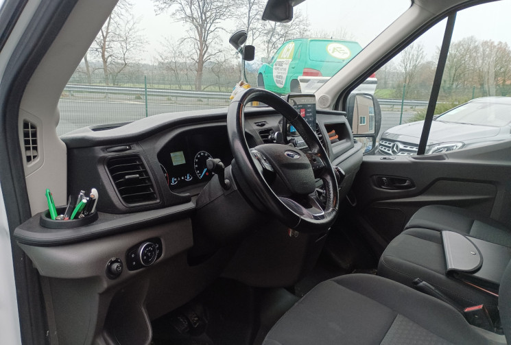 Ford Transit  2.0 TDCI ECOBLUE TURBO 130 CV ( moteur 113000 km ) finition trend business