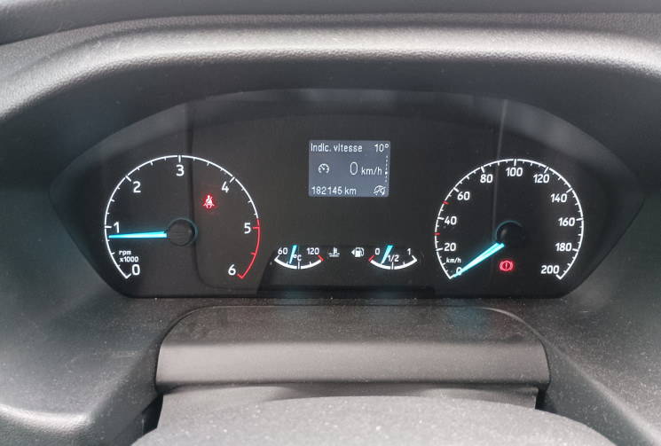 Ford Transit  2.0 TDCI ECOBLUE TURBO 130 CV ( moteur 113000 km ) finition trend business