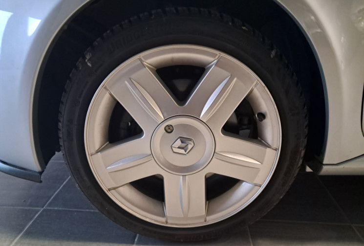 Renault Clio 2.0 172  RS SPORT - ETAT COLLECTION - FACTURES GGE - GARANTIE -