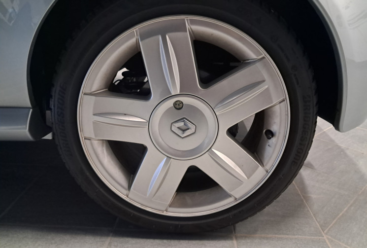 Renault Clio 2.0 172  RS SPORT - ETAT COLLECTION - FACTURES GGE - GARANTIE -