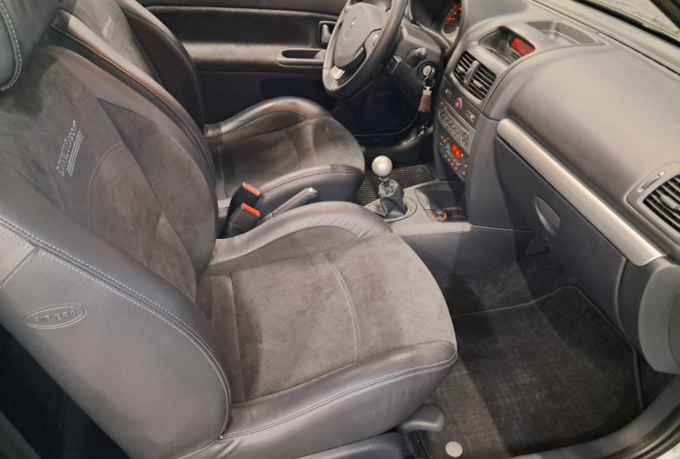 Renault Clio 2.0 172  RS SPORT - ETAT COLLECTION - FACTURES GGE - GARANTIE -