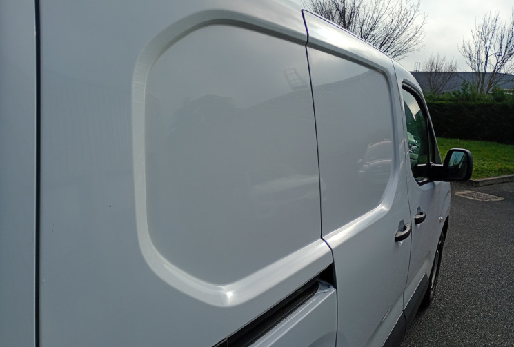 Peugeot Partner Fourgon Standard 650KG BlueHDI 100 / Attelage