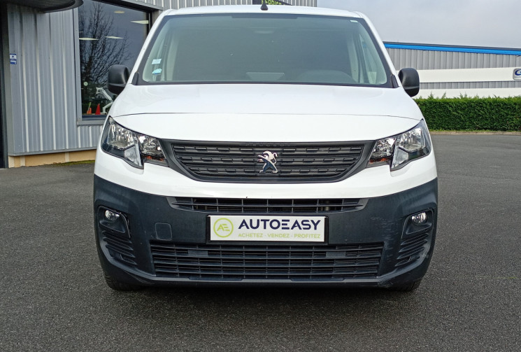 Peugeot Partner Fourgon Standard 650KG BlueHDI 100 / Attelage