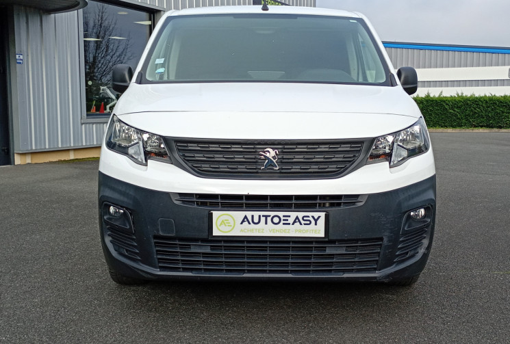 Peugeot Partner Fourgon Standard 650KG BlueHDI 100 / Attelage