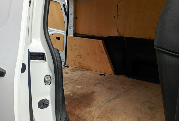 Peugeot Partner Fourgon Standard 650KG BlueHDI 100 / Attelage