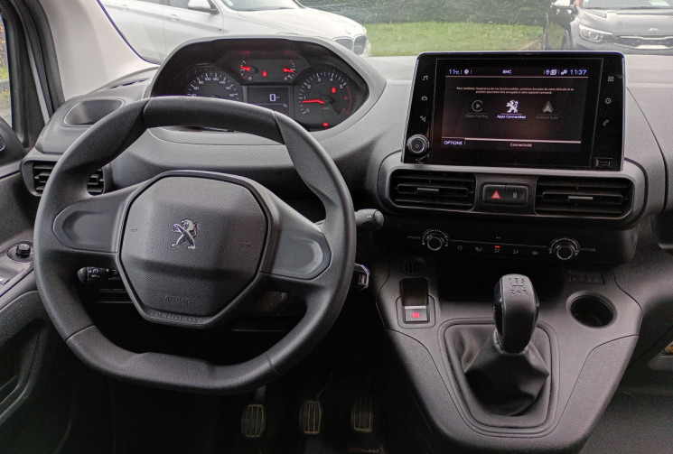 Peugeot Partner Fourgon Standard 650KG BlueHDI 100 / Attelage