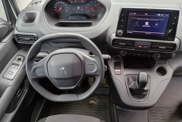 Peugeot Partner Fourgon Standard 650KG BlueHDI 100 / Attelage