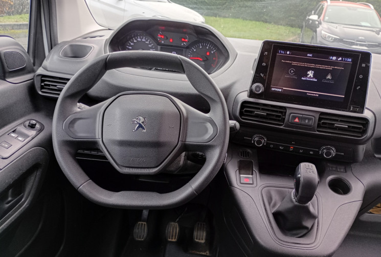 Peugeot Partner Fourgon Standard 650KG BlueHDI 100 / Attelage