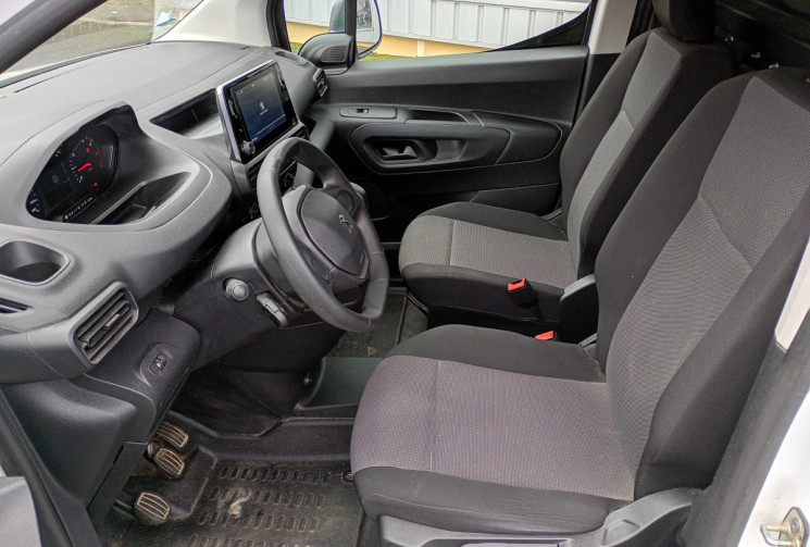 Peugeot Partner Fourgon Standard 650KG BlueHDI 100 / Attelage