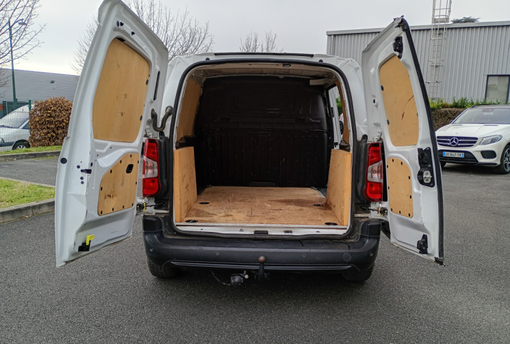 Peugeot Partner Fourgon Standard 650KG BlueHDI 100 / Attelage