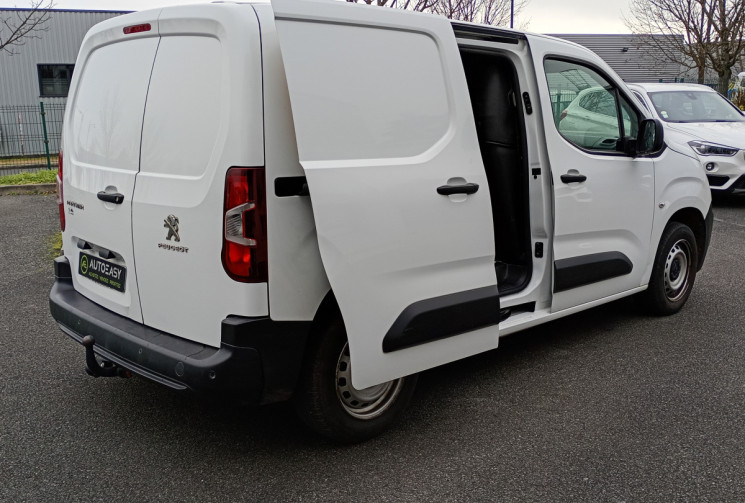 Peugeot Partner Fourgon Standard 650KG BlueHDI 100 / Attelage