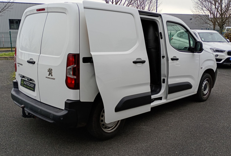 Peugeot Partner Fourgon Standard 650KG BlueHDI 100 / Attelage