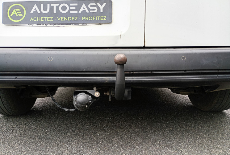 Peugeot Partner Fourgon Standard 650KG BlueHDI 100 / Attelage