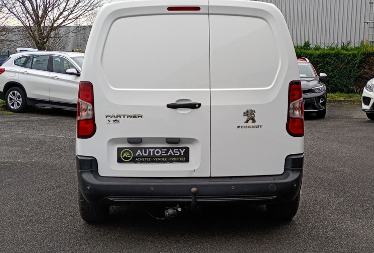 Peugeot Partner Fourgon Standard 650KG BlueHDI 100 / Attelage