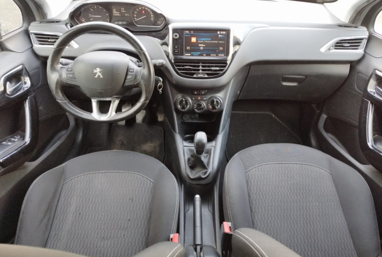 Peugeot 208 1L2 * 82CV * STYLE * DISTRIBUTION OK * CARNET COMPLET 