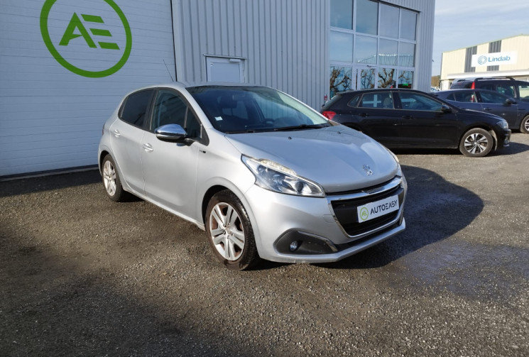 Peugeot 208 1L2 * 82CV * STYLE * DISTRIBUTION OK * CARNET COMPLET 