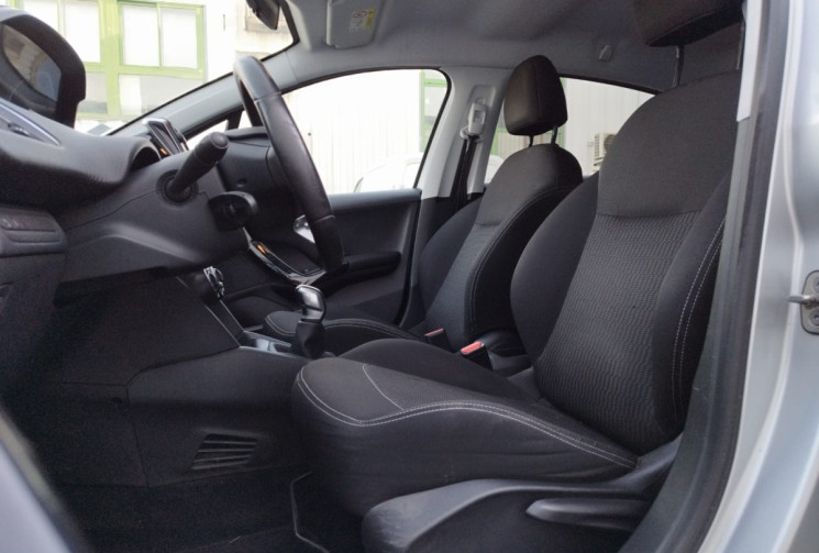 Peugeot 208 1L2  82CV STYLE 