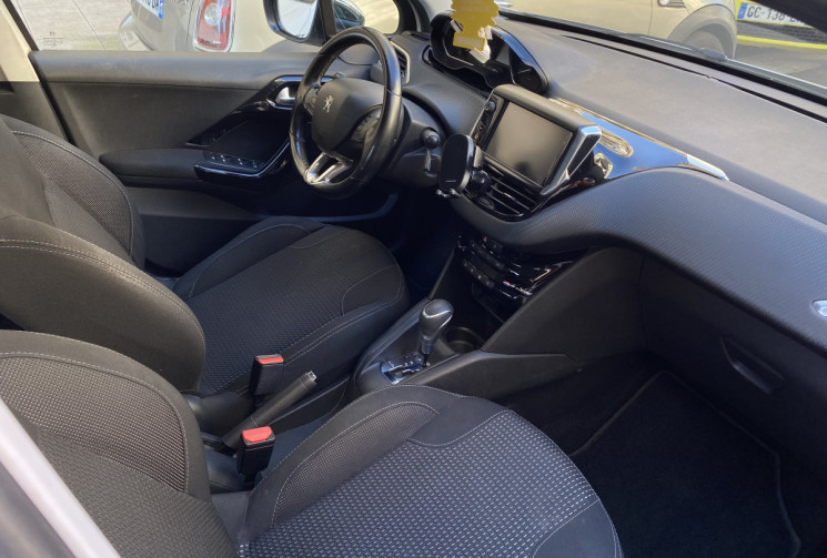 Peugeot 208 1.2 110 ch allure eat6 5 portes