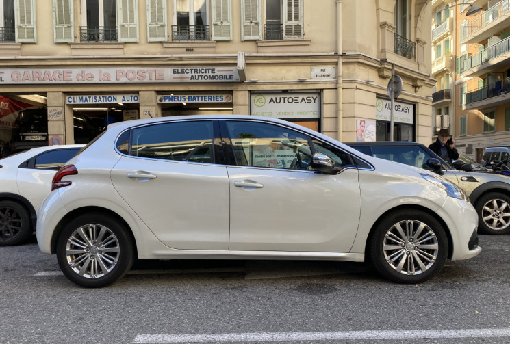 Peugeot 208 1.2 110 ch allure eat6 5 portes