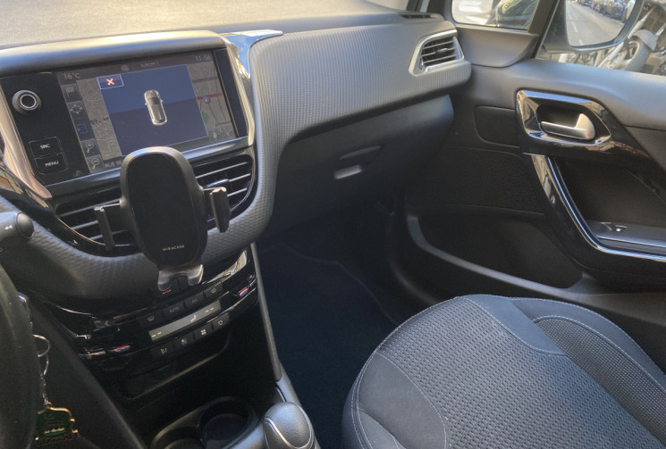 Peugeot 208 1.2 110 ch allure eat6 5 portes