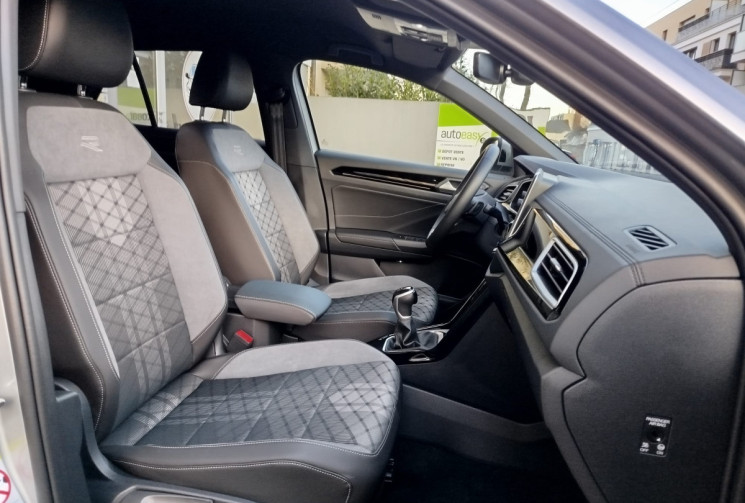 Volkswagen T-Roc Phase 2 / 1.5 TSI DSG7 150 cv R Line