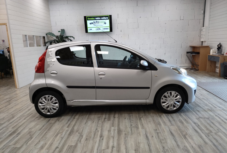 Peugeot 107 1.0 12v Urban Move 5p 68CH