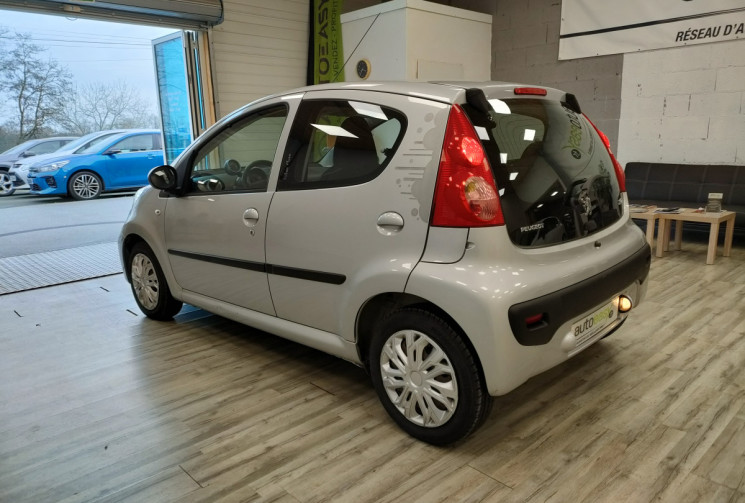 Peugeot 107 1.0 12v Urban Move 5p 68CH