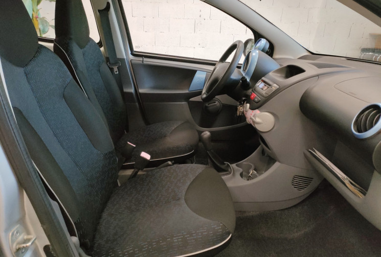 Peugeot 107 1.0 12v Urban Move 5p 68CH