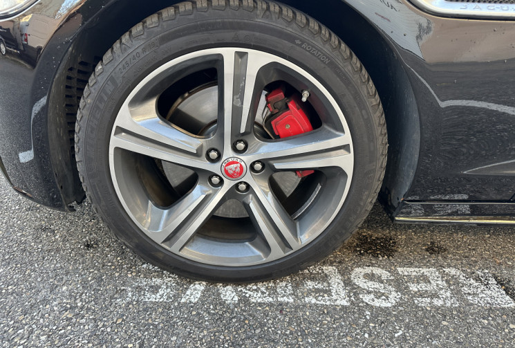 Jaguar XF 3.0 V6 S AWD 381ch / Toit pano / HUD / HiFi Meridian