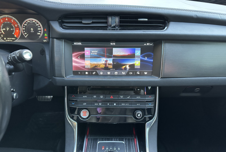 Jaguar XF 3.0 V6 S AWD 381ch / Toit pano / HUD / HiFi Meridian