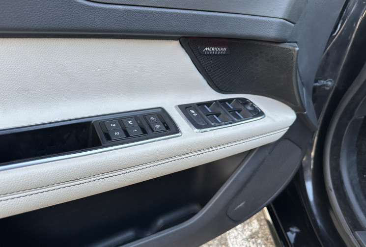 Jaguar XF 3.0 V6 S AWD 381ch / Toit pano / HUD / HiFi Meridian